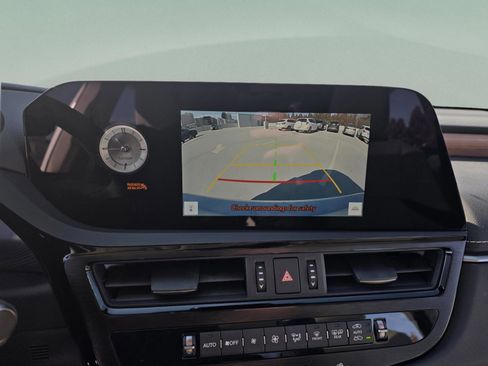 Certified 2024 Lexus ES 350 w/ Premium Package image 17