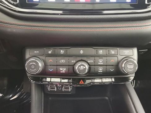 Used 2023 Dodge Durango GT AWD/4WD image 17