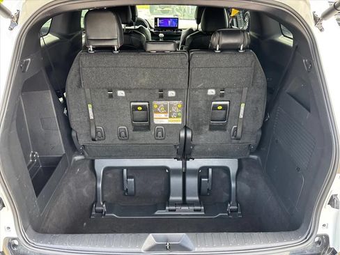 Used 2025 Toyota Sienna XSE AWD/4WD image 7