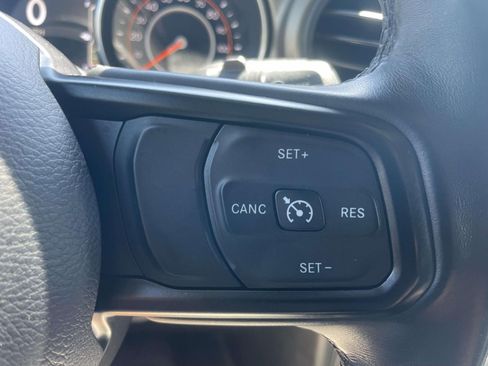 Used 2018 Jeep Wrangler Unlimited Sport S AWD/4WD image 12
