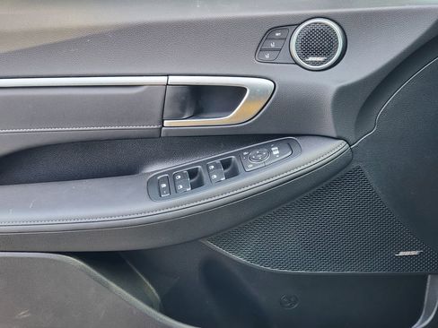New 2025 Hyundai Sonata Limited image 16
