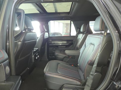 Used 2019 Ford Expedition Limited w/ Equipment Group 303A AWD/4WD image 19