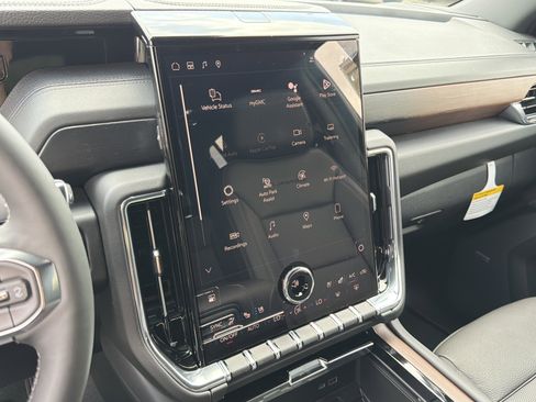 New 2026 GMC Yukon XL Denali w/ Sun & Power Step Package RWD image 32