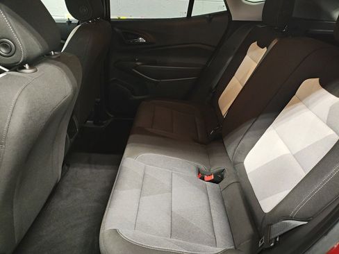 Used 2024 Chevrolet Trax LS w/ LS Convenience Package image 27