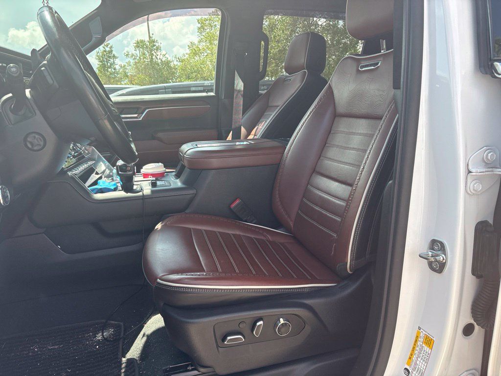 Used 2022 GMC Sierra 1500 Denali Ultimate AWD/4WD image 4