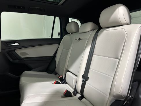 Used 2019 Volkswagen Tiguan SEL R-Line AWD/4WD image 30