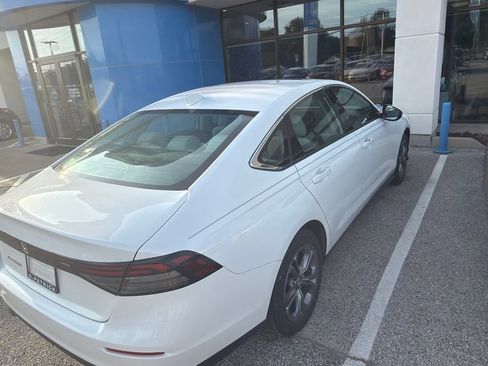 Used 2024 Honda Accord EX image 4