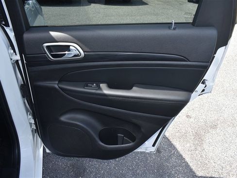 Used 2022 Jeep Grand Cherokee Laredo X image 29