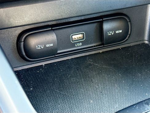 Used 2020 Kia Soul LX image 17