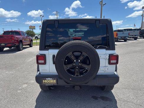 Used 2022 Jeep Wrangler Unlimited Sport AWD/4WD image 7