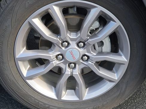 Used 2024 GMC Terrain SLT w/ Infotainment Package II AWD/4WD image 11