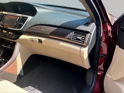 Used 2017 Honda Accord EX-L image 18