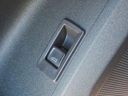 Certified 2025 Audi Q5 Premium Plus image 27