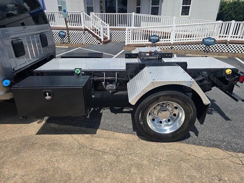 Used 2022 RAM 4500 Tradesman w/ Chrome Appearance Group AWD/4WD image 4