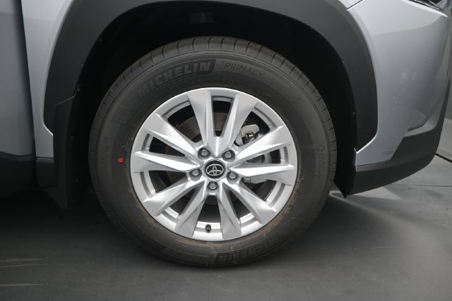New 2026 Toyota Corolla Cross LE FWD image 15