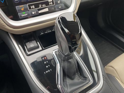 Certified 2025 Subaru Outback Limited image 19