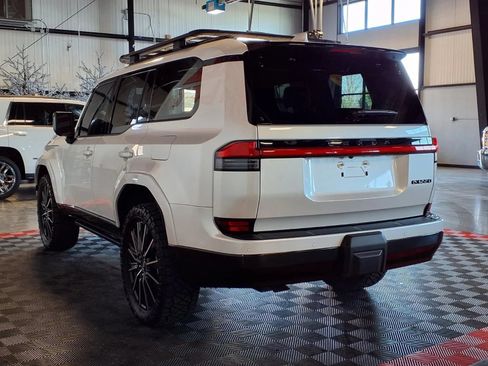 Used 2025 Lexus GX 550 w/ Accessory Package (31) AWD/4WD image 4