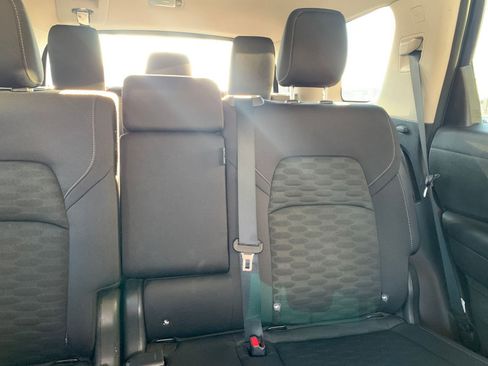 Used 2025 Nissan Pathfinder SV image 39