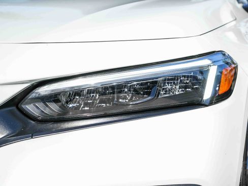 Used 2024 Honda Civic Touring image 4