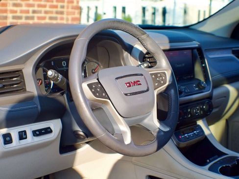 Used 2022 GMC Acadia Denali w/ Denali Ultimate Package image 19