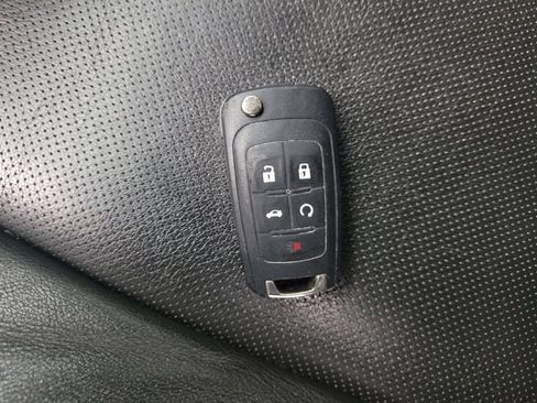 Used 2017 Chevrolet Equinox LT image 32