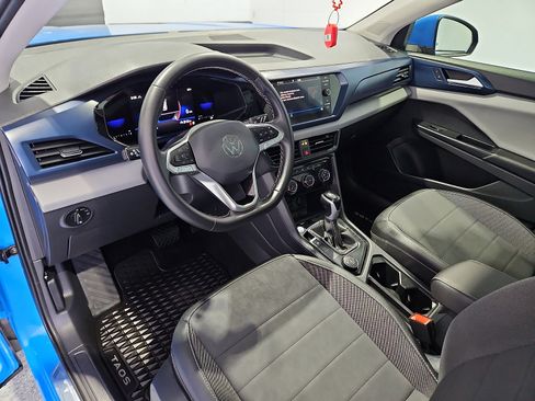 Certified 2023 Volkswagen Taos SE w/ Panoramic Sunroof Package AWD/4WD image 12
