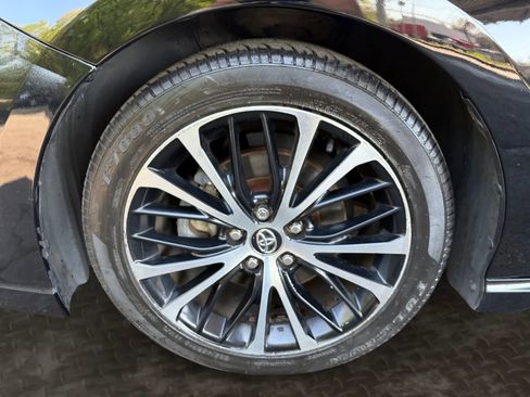 Used 2020 Toyota Camry SE FWD image 33