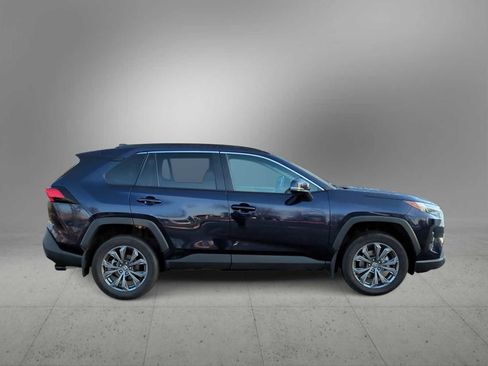 Used 2023 Toyota RAV4 XLE Premium image 9