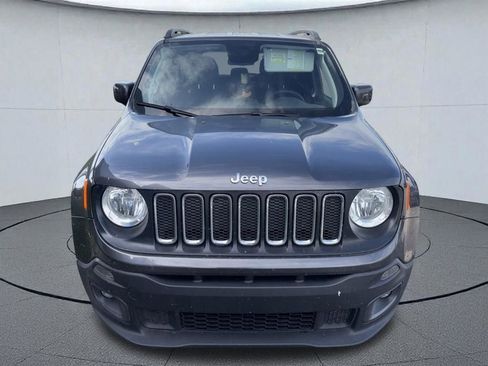 Used 2018 Jeep Renegade Latitude FWD image 8