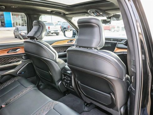 Used 2025 Jeep Grand Cherokee Summit image 25