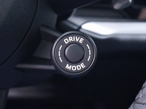 Certified 2024 Porsche Cayenne Coupe AWD/4WD image 25