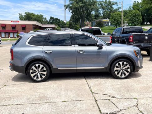 Used 2020 Kia Telluride S w/ S 8 Passenger Seating Package AWD/4WD image 4
