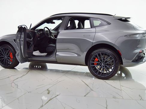 Used 2023 Aston Martin DBX AWD/4WD image 6