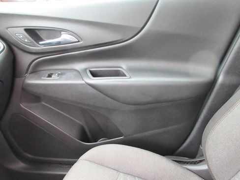 Certified 2018 Chevrolet Equinox LT FWD image 32