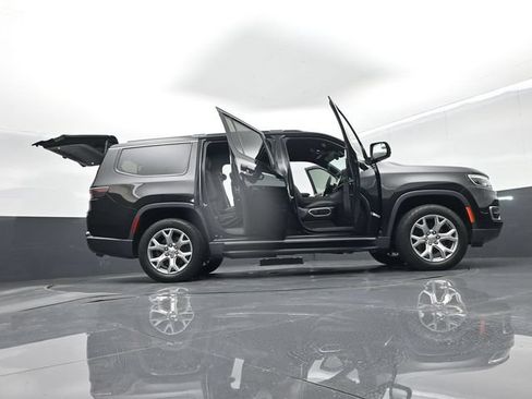 Used 2022 Jeep Wagoneer Series II AWD/4WD image 78