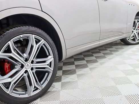 Used 2020 Maserati Levante GranSport image 11