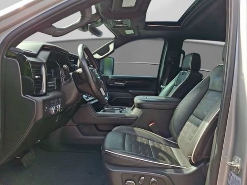 Used 2025 GMC Sierra 2500 AT4X AWD/4WD image 16