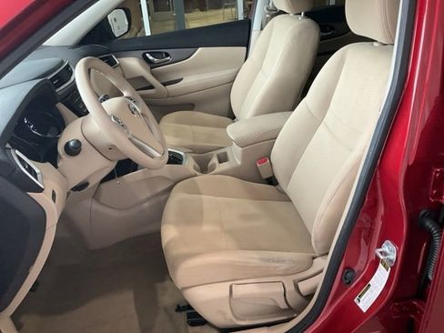 Used 2015 Nissan Rogue S image 4