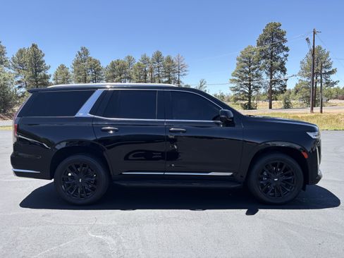 Used 2021 Cadillac Escalade Premium Luxury AWD/4WD image 6