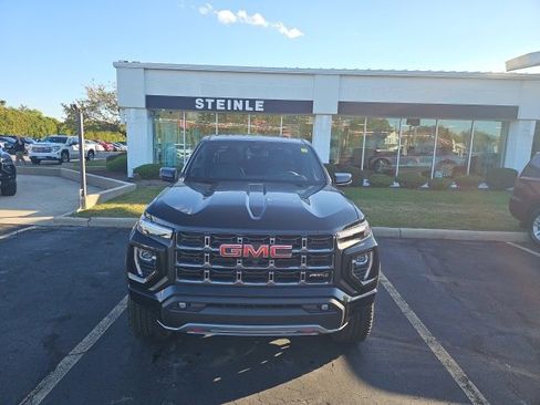 Used 2025 GMC Canyon AT4 w/ Nightfall Edition image 2