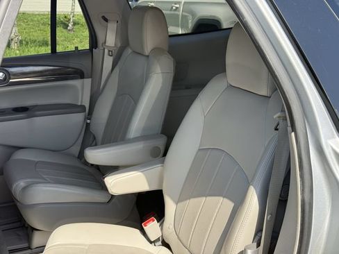 Used 2017 Buick Enclave Leather FWD image 29