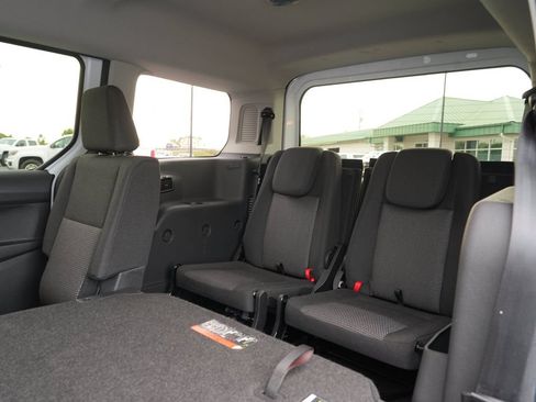 Used 2018 Ford Transit Connect XL FWD image 24