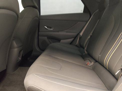Used 2025 Hyundai Elantra Sport FWD image 18