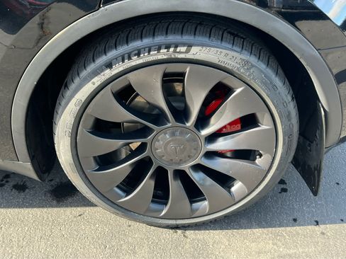 Used 2022 Tesla Model Y Performance AWD/4WD image 14