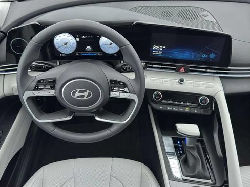 New 2026 Hyundai Elantra Limited FWD image 17