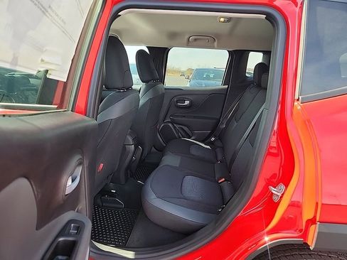 Used 2023 Jeep Renegade Trailhawk image 6