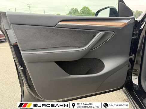 Used 2023 Tesla Model Y Performance AWD/4WD image 8