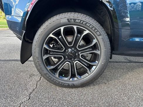 New 2026 Land Rover Defender 110 OCTA image 23