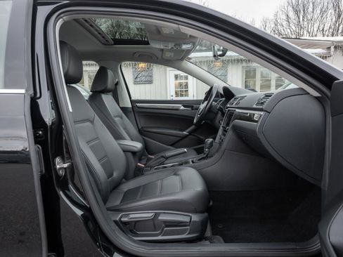 Used 2016 Volkswagen Passat 1.8T SE image 30