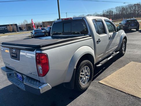 Used 2019 Nissan Frontier SV image 5